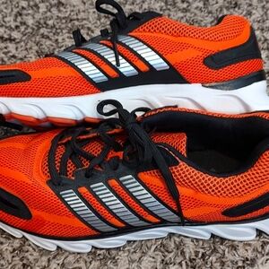 LNWOT Adidas Powerblaze Running Shoes